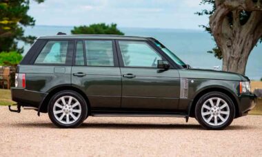 Range Rover Supercharged da Rainha Elizabeth II vai a leilão. Iconic Auctioneers