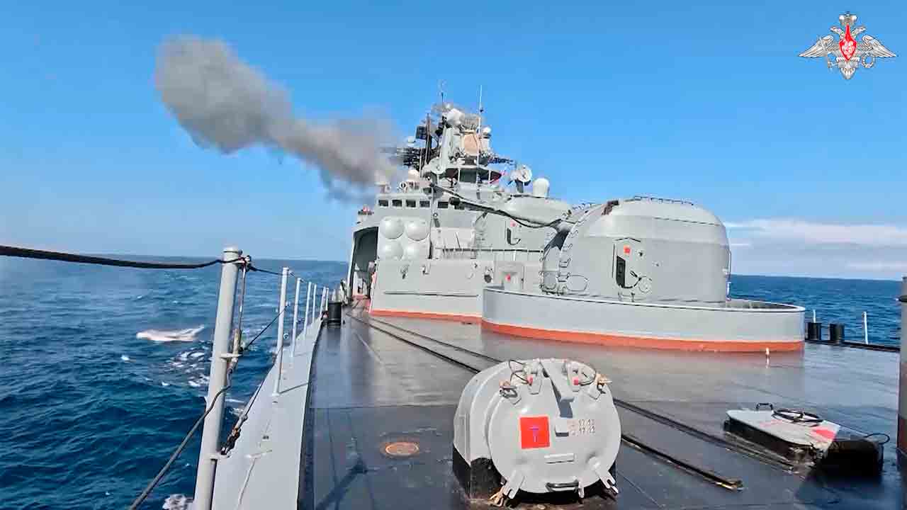 Video: Russische en Chinese marines voeren gezamenlijke marineoorlogsoefening uit in de Zee van Japan. Telegram @mod_russia