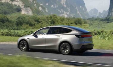 Tesla Model YL de 6 lugares é lançado na China
