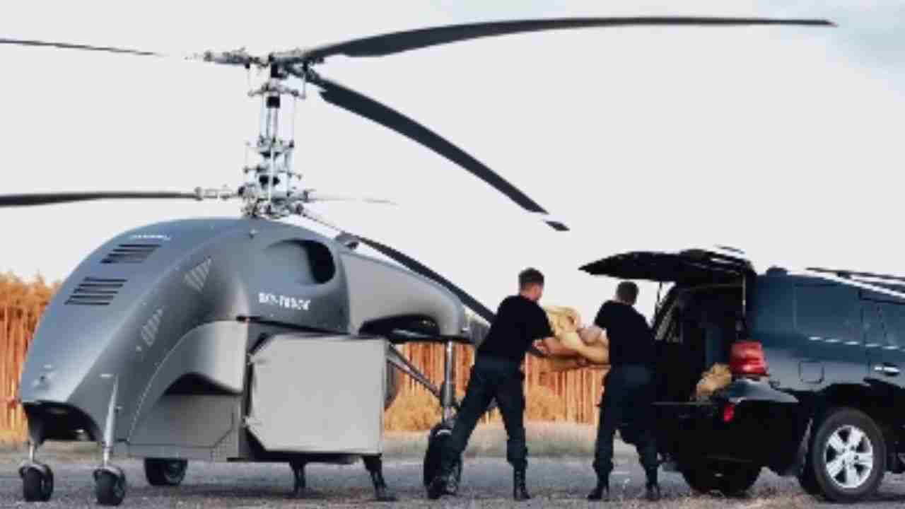 Unbemanntes Hubschrauber SKY-TRUCK wird in Weißrussland mit von den USA verbotenen Motoren getestet