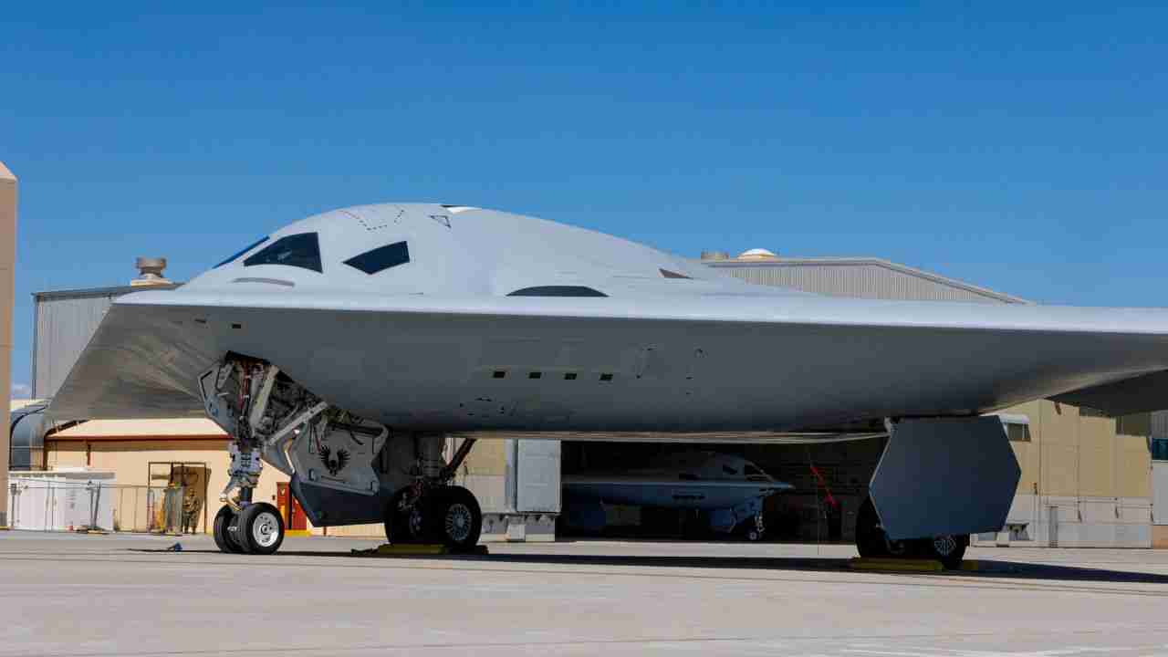 B-21 Raider “Spartan” completa 1º voo e reforça programa de testes da Força Aérea dos EUA