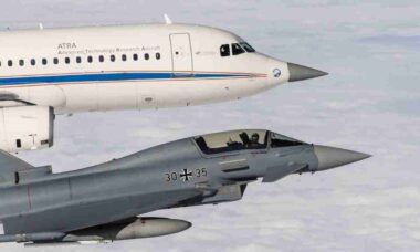 Airbus A320 ATRA voa em configuração IOC para testes do radar AESA do Eurofighter