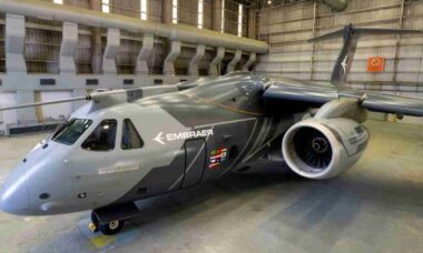 Embraer promove KC-390 nos EUA como opção multimissão para substituir KC-135
