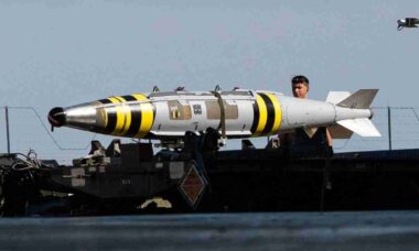 EUA testam bomba Quicksink: nova arma anti-navio com impacto devastador