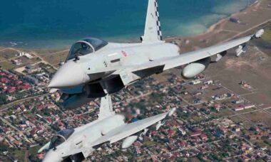BAE Systems estuda uso de mísseis APKWS em caças Eurofighter Typhoon