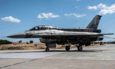 Grécia atinge 50% da modernização dos F-16V Viper e avalia ampliar compra de F-35