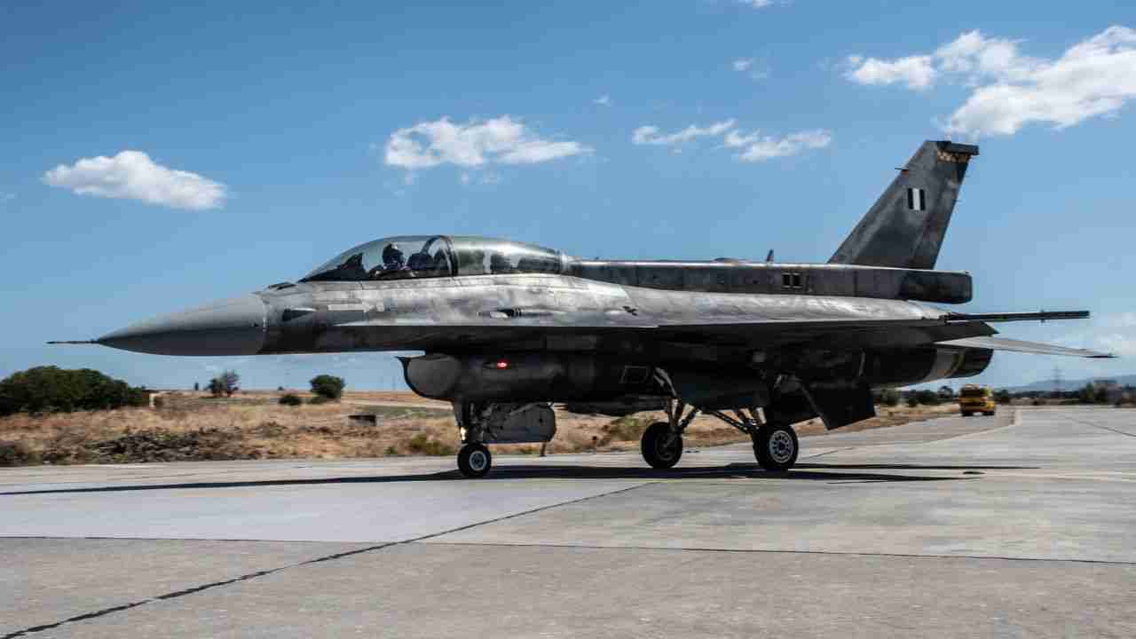 Grécia atinge 50% da modernização dos F-16V Viper e avalia ampliar compra de F-35