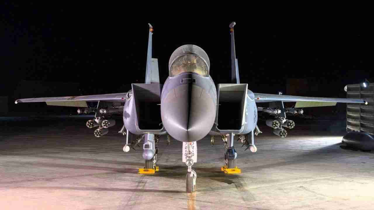 F-15E Strike Eagle riceve razzi a guida laser per rafforzare la difesa contro droni e missili