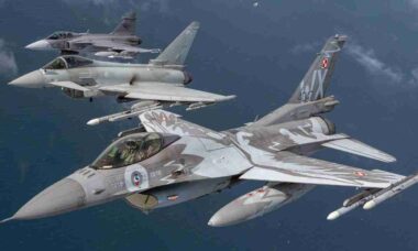 RAF envia Typhoons à Polônia para reforçar defesa da OTAN contra drones russos