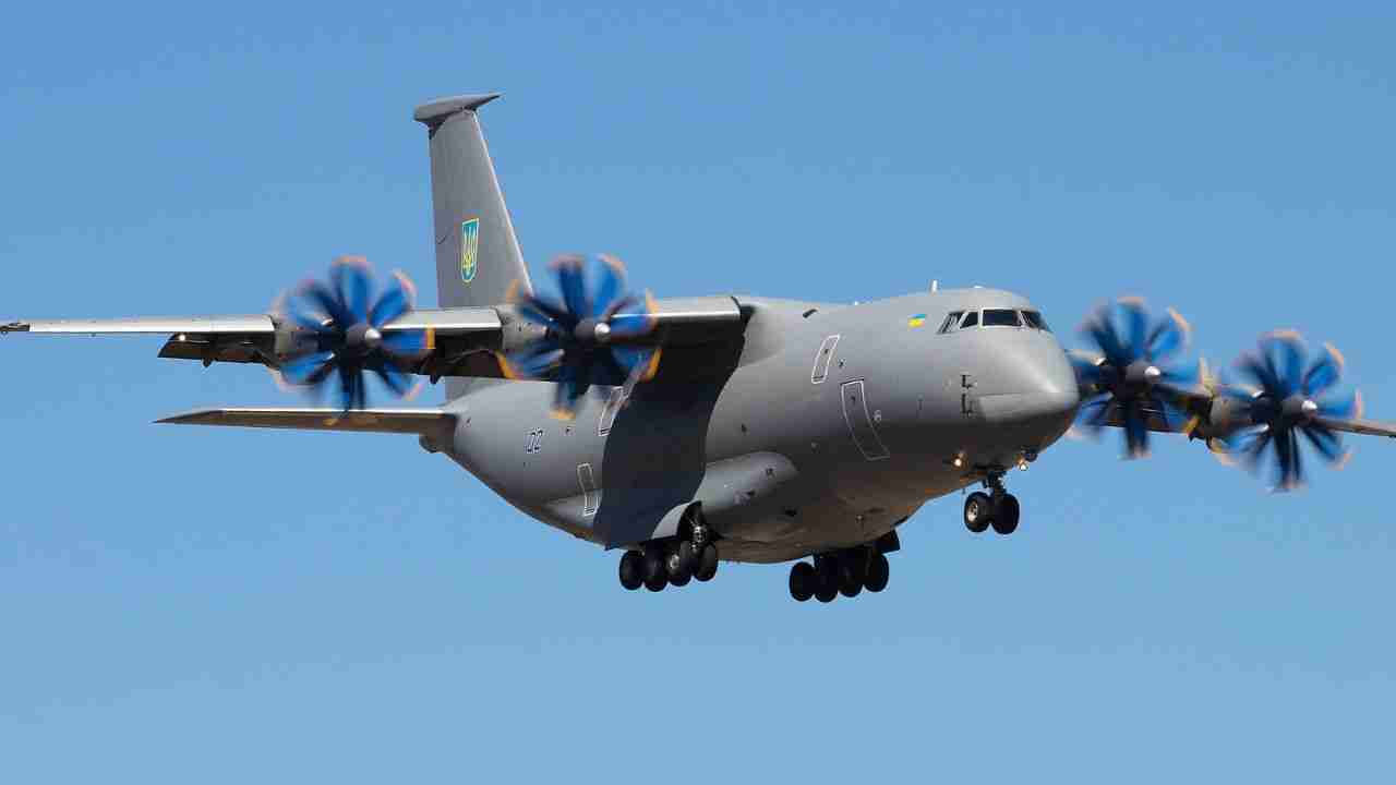Ucrânia envia seu único avião de transporte militar An-70 para a Polônia