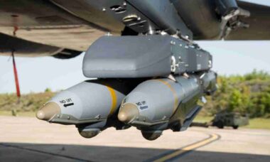 EUA aprovam venda de US$ 113 milhões em bombas GBU-39B para a Noruega