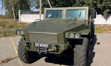 Rússia apresenta novo veículo blindado leve “Legioner”. Telegram @CyberspecNews