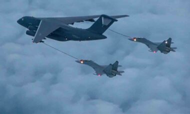 Força Aérea chinesa testa capacidade de reabastecimento noturno com caças J-16. Foto: ChinaMil