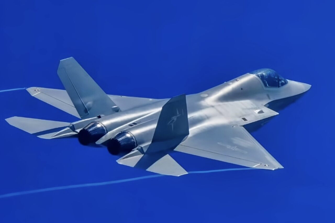 Kinesiske J-35 stealth-jagerfly kan bære opptil 6 missiler, avslører lokale medier