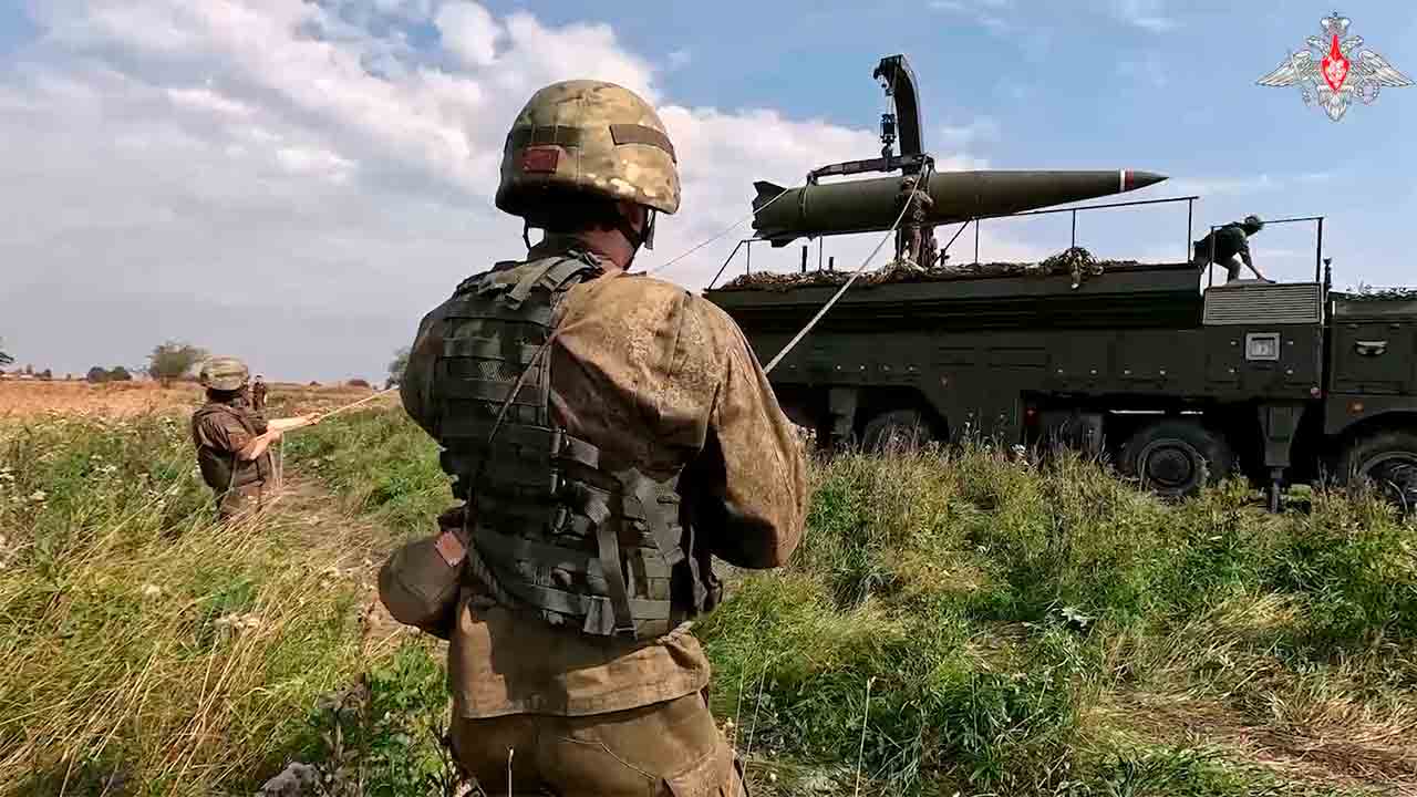 La Russia pubblica un video delle batterie Iskander-M a Kaliningrad. Telegram @mod_russia