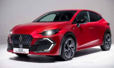 Renault anuncia Clio com visual atualizado para 2026