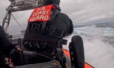 Vídeo mostra Guarda Costeira dos EUA interceptando “narco-submarino” no Pacífico com toneladas de cocaína. Instagram @uscg