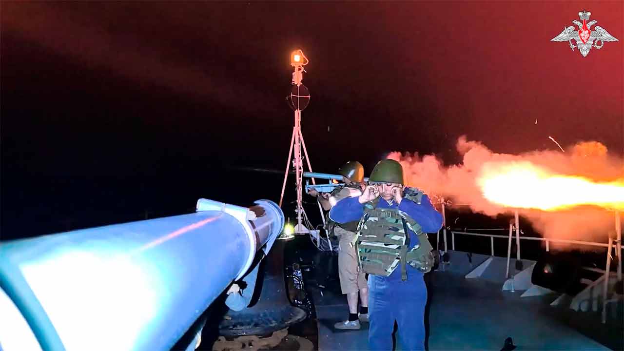 Den Kaspiske Flotille afslutter militære øvelser med mere end 15 skibe og 100 enheder udstyr. Telegram @mod_russia