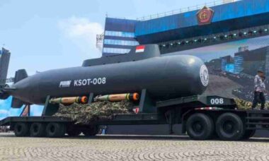 Indonésia revela submarino autônomo com IA e alcance de 320 km para reforçar defesa naval