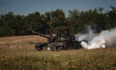 Polônia se torna principal doadora de tanques de guerra para a Ucrânia