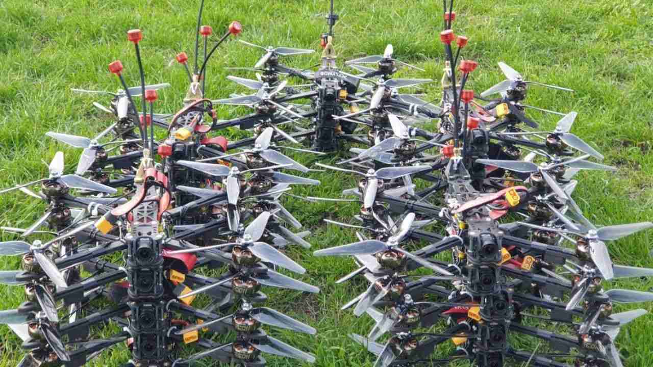 Reino Unido envia mais de 85 mil drones à Ucrânia e reforça defesa aérea contra a Rússia