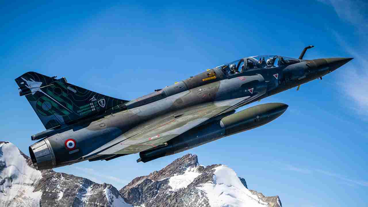 フランス、Mirage 2000D戦闘機をドローンハンターに改修