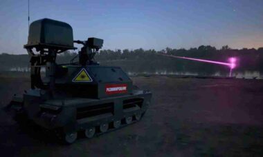 Rússia apresenta sistema a laser Ignis em veículo robótico para desminagem tática