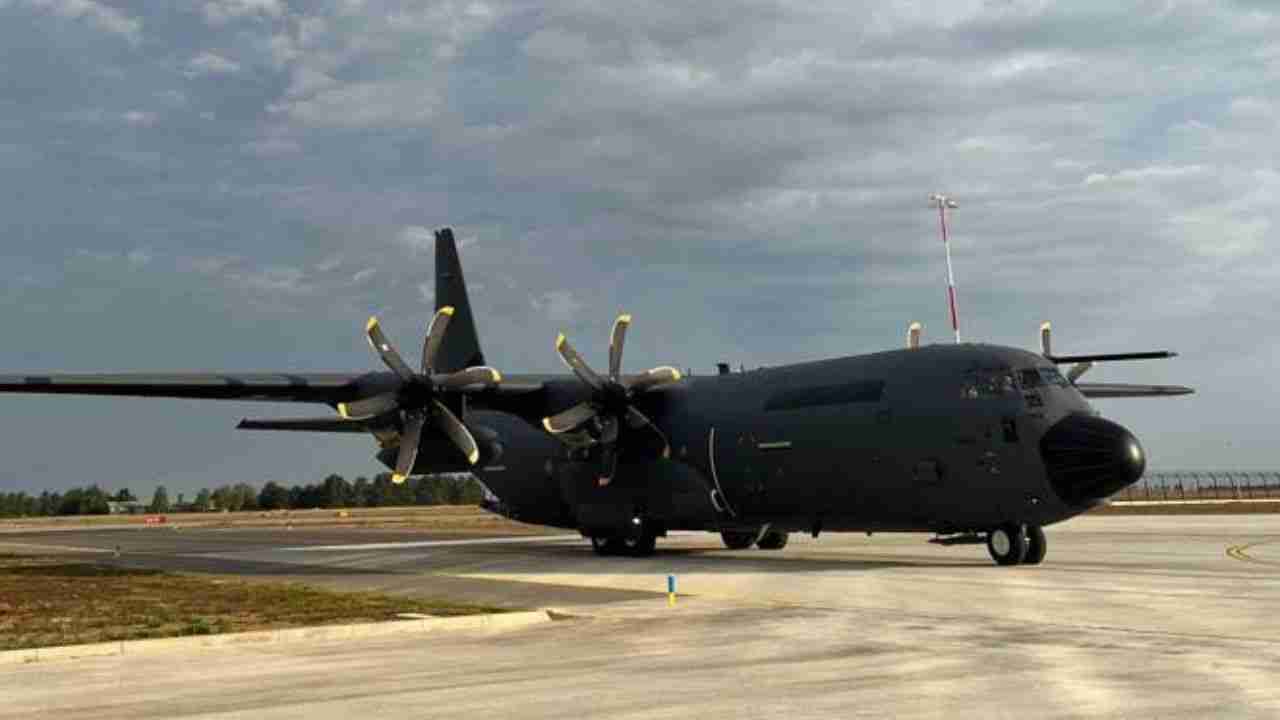 Aereo militare tedesco C-130 bersaglio di un attacco con fuochi d'artificio