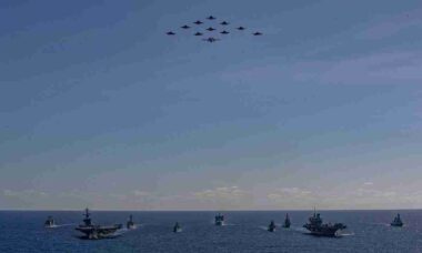 EUA reforçam presença aérea e naval no Caribe em meio a tensões com a Venezuela