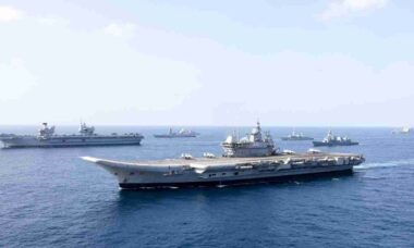 Reino Unido e Índia concluem Exercício Konkan com porta-aviões e cooperação naval