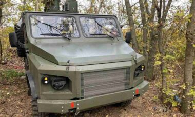 Rússia lança Ulan-2: veículo tático leve com sistema de guerra eletrônica para a frente