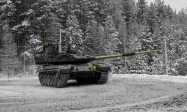 Rússia se prepara iniciar produção de novo tanque T-90 em 2026