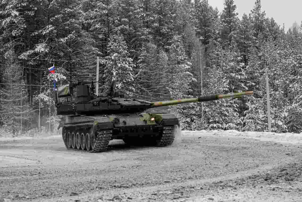 La Russie se prépare à lancer la production du nouveau char T-90 en 2026