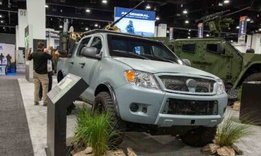AM General apresenta nova picape MIMIC-V na AUSA 2025. Foto: AM General