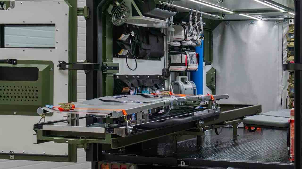 Gepanzerte MEDIGUARD-Krankenwagen. Facebook @deutschebotschaftkyjiw