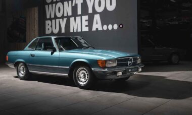 Mercedes-Benz 500SL (R107) 1982. Foto: Divulgação