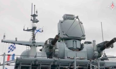 Vídeo mostra navio de mísseis "Buria" disparando sistema Pantsir-M no Mar Báltico