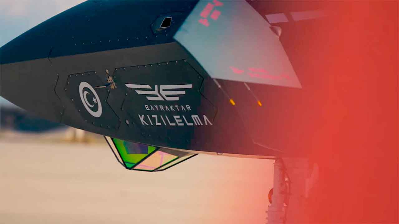 Bayraktar KIZILELMA utstyrt med ASELSANs MURAD 100-A AESA-radar. Foto: Baykar