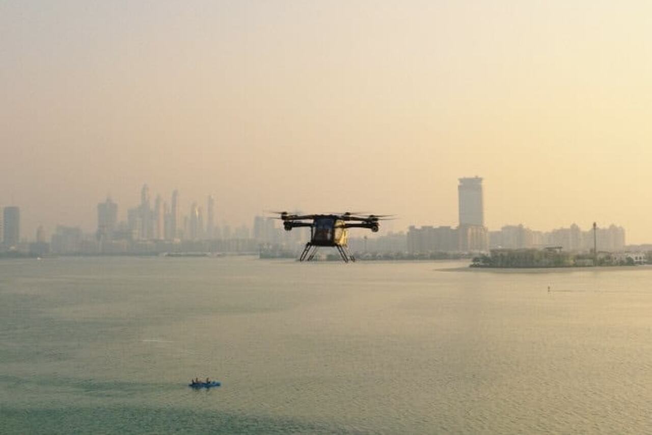Empresa chinesa completa test drive tripulado com carro voador em Dubai