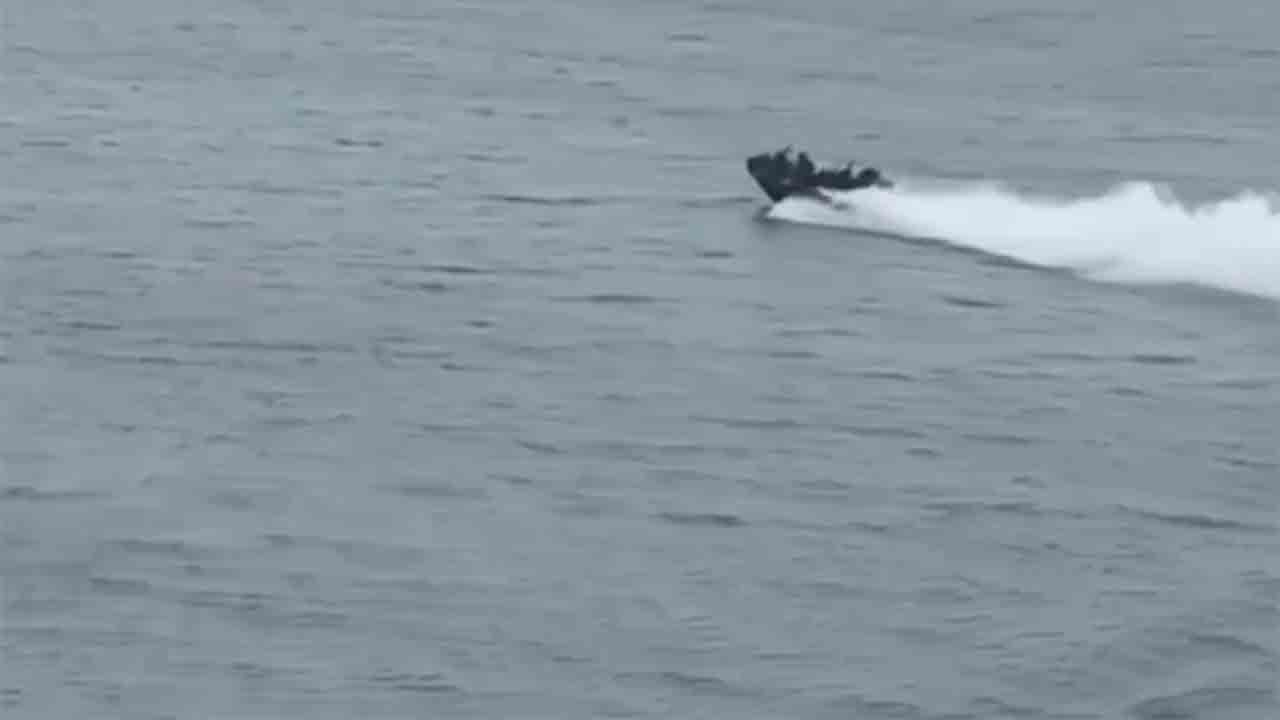 Video: Russian boat hit directly while attempting to make landfall on the Dnipro River. Telegram @official40obrbo