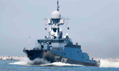 Corveta Buyan-M RFS Grad (575). Foto: Marinha Russa