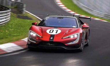 Supercarro elétrico da BYD bate recorde de velocidade no Nürburgring