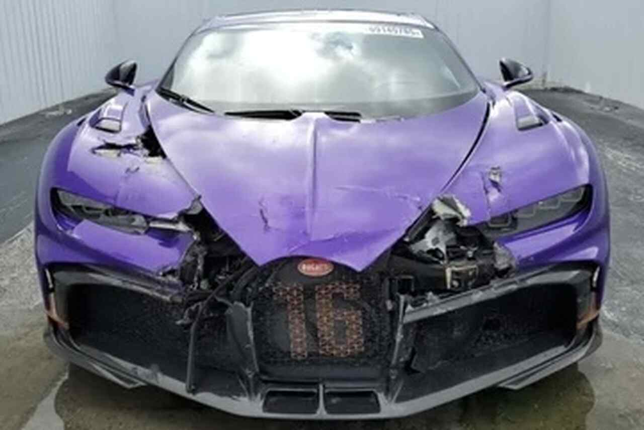 Bugatti Chiron batido será leiloado após marca se recusar a vender peças para conserto