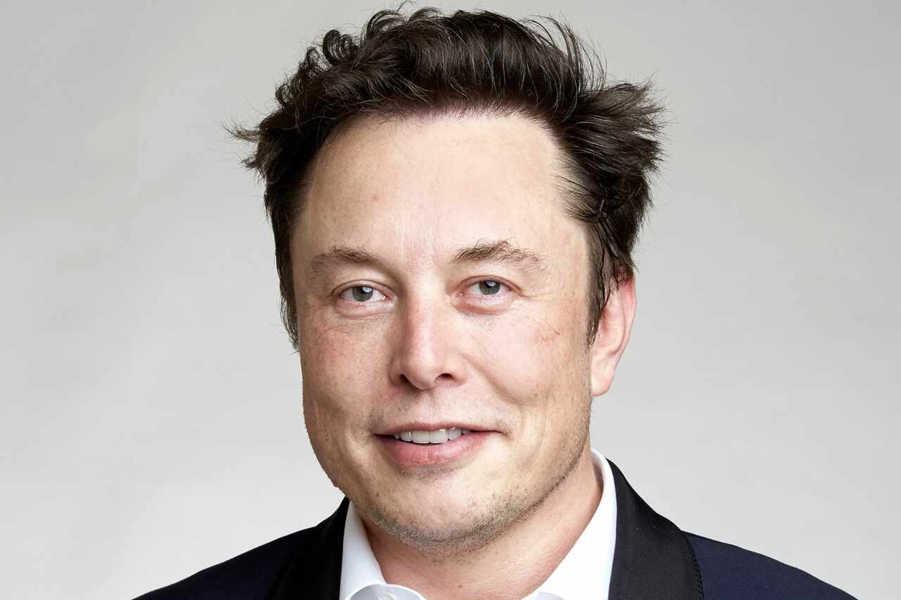 Elon Musk becomes the first person in the world to reach a fortune of $500 billion