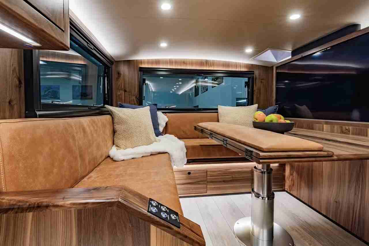 EarthRoamer bemutatja két új terep-kemping járművét