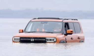 SUV de luxo da China se torna 1° carro a atravessar o maior rio do país