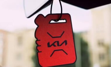 Kia oferece "cheirinho de gasolina" para donos de carros elétricos