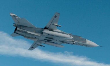 bombardeiro tático Sukhoi Su-24 “Fencer”. Foto: NATO Air Command