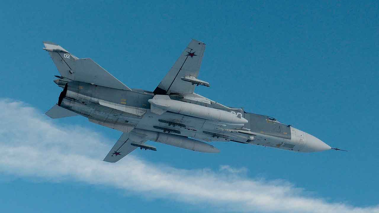 bombardeiro tático Sukhoi Su-24 “Fencer”. Foto: NATO Air Command