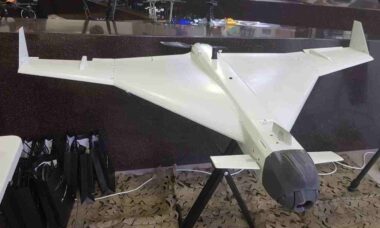Rússia apresenta drone kamikaze com alcance de mais de 100 km